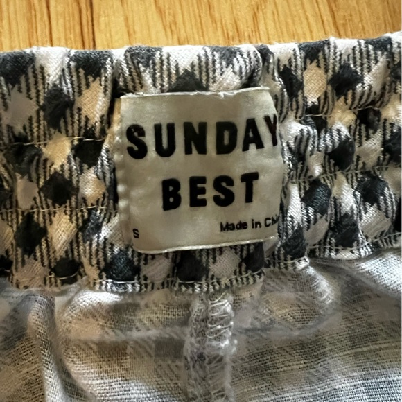 Sunday best / Aritzia white and blue linen checked shorts, S - Picture 3 of 3